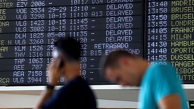 Me cancelan o retrasan un vuelo por el fallo de Microsoft: ¿qué derechos puedo reclamar?