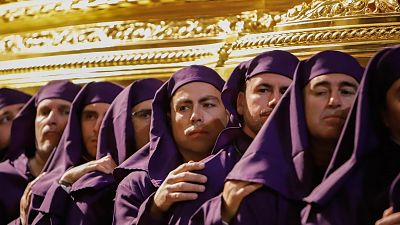 La devoción y el sacrificio de procesionar en Semana Santa: "Una afición que te entra como un veneno"