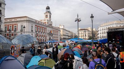 La Delegación del Gobierno pide a Madrid que respete el derecho de reunión tras exigir el desalojo de la Puerta del Sol