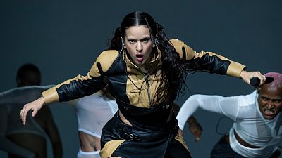 Rosalía sube la temperatura de Coachella en un show junto a Rauw Alejandro
