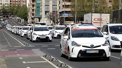Els taxistes protesten per la mort a ganivetades d'un company i denuncien inseguretat - veure ara Els taxistes protesten per la mort a ganivetades d'un company i denuncien inseguretat - veure ara