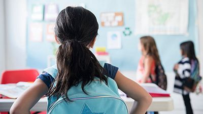 Nenes a una escola de primària Nenes a una escola de primària