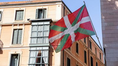 El Constitucional anula la ley que daba prioridad al euskera en los ayuntamientos del País Vasco