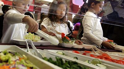 Consumo anuncia que regulará la publicidad de alimentos insanos para combatir la obesidad infantil