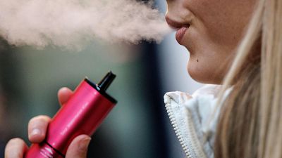 El consumo de vapeadores entre adolescentes triplica al del cigarrillo convencional