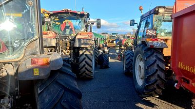 Los agricultores mantienen las protestas y los cortes de carreteras contra el acuerdo UE-Mercosur