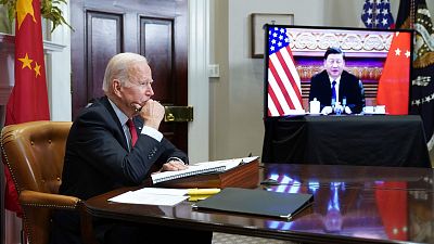 Biden advierte a Xi de las consecuencias de ayudar a Rusia y China asegura que un conflicto "no interesa a nadie"