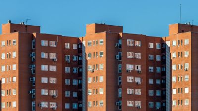 Tres blocs de pisos