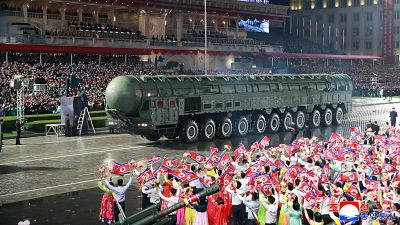 Corea del Norte presenta su misil "más poderoso" en un desfile militar sin la presencia de Xi y Putin