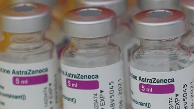 ¿Por qué se ha suspendido temporalmente la vacunación con AstraZeneca? ¿Qué pasa si ya he recibido una dosis?
