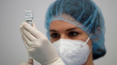 Alemania inyectará otra vacuna a los menores de 60 que recibieron una primera dosis de AstraZeneca