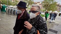 Un verano sin mascarillas al aire libre: entre la alegría por volver a "vernos las caras" y el recelo de los no vacunados