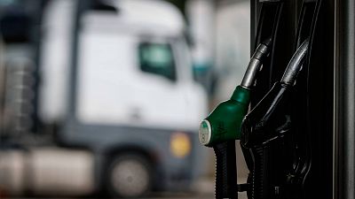 Los transportistas, al límite tras la subida desorbitada de la gasolina: "Nos cuesta dinero poder trabajar"