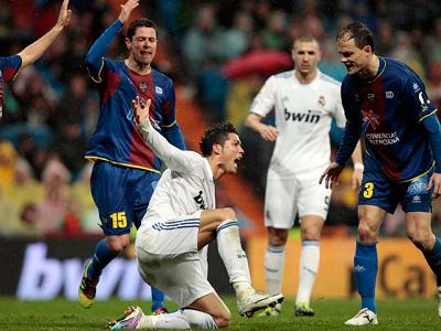 Las faltas se resisten a Cristiano | Ver Las faltas se resisten a Cristiano | Ver