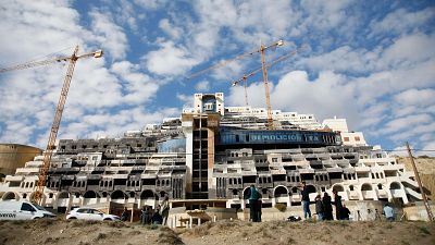Cronología de la demolición de El Algarrobico: un litigio eterno contra el símbolo de la especulación urbanística