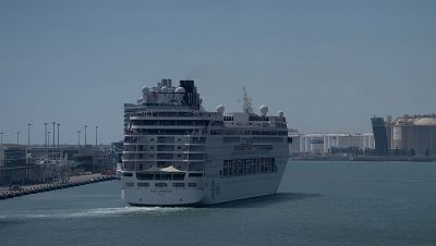 El crucero atracado en Barcelona continúa su ruta sin los 69 ciudadanos bolivianos que portaban visados falsos