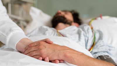 Cuatro años de una ley de eutanasia aún con barreras: "Pasé los últimos meses peleando su muerte, no despidiéndome"