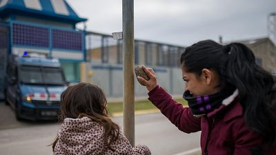 Protestas contra la apertura del módulo de mujeres en el CIE de Barcelona el 26 de febrero de 2023.