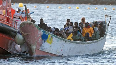 Llegan a Canarias diez embarcaciones con al menos 780 migrantes, entre ellos 36 menores