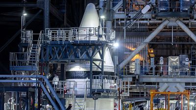 Cuenta atrás para Artemis II: la NASA traslada el cohete SLS y la nave Orion a la plataforma de lanzamiento