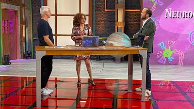 Cuidado con las pantallas que miras: estás en peligro de sufrir insomnio, fatiga visual y presbicia