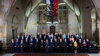 Europa escenifica en Praga un "nuevo orden" que aísla a Rusia por la guerra