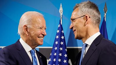 Biden y Stoltenberg garantizan la defensa mutua en el primer día de la cumbre de la OTAN en Madrid