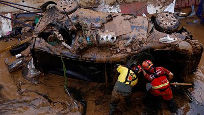 La DANA deja ya 211 muertos, casi todos ellos en Valencia, mientras continúan las labores de rescate