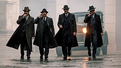 RTVE.es entrevista al director y los protagonistas de 'La sombra de la ley' RTVE.es entrevista al director y los protagonistas de 'La sombra de la ley'