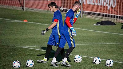 Del Bosque no desvela si jugará Casillas o De Gea en el debut de la Euro | Ver
