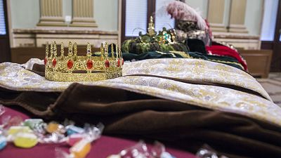 ¿Deberíamos dejar de decir eso de que te traigan muchas cosas los Reyes?