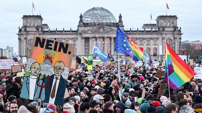 Decenas de miles de personas se manifiestan en Berlín contra los 'coqueteos' de la CDU/CSU con la extrema derecha
