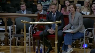 Neymar es desentén de les negociacions del seu fitxatge Neymar es desentén de les negociacions del seu fitxatge