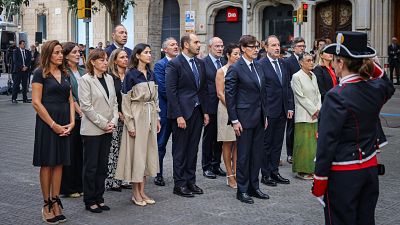 La defensa del catalán centra los discursos de la diada en la ofrenda floral al monumento de Rafael Casanova