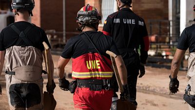 El Ejército se despliega en Valencia para ampliar las búsquedas y entregar ayuda: "Llegarán los que haga falta"