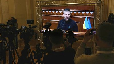 La democracia en Ucrania bajo asedio: ley marcial, autoritarismo y militarización