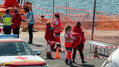 Al menos siete desaparecidos tras hundirse una zódiac en 12 horas frenéticas de rescates en Lanzarote