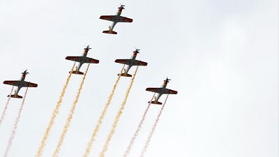 El paso de la Formación Mirlo, el salto en paracaídas y el aniversario de la UME: el desfile del 12 de octubre, en fotos