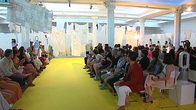 Moisés Nieto crea un espectáculo de reciclaje y moda | Ver Moisés Nieto crea un espectáculo de reciclaje y moda | Ver