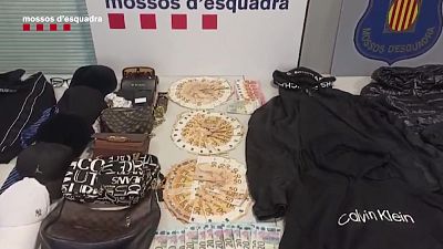 Desmantellat un grup especialitzat en furts a gent gran quan treien diners del caixer