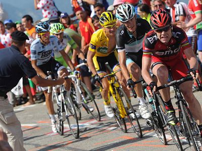 Contador, a la defensiva | Ver