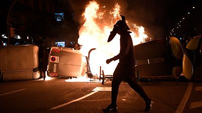 Destrozos en bancos y comercios en la cuarta noche de altercados en Cataluña en apoyo a Pablo Hasel