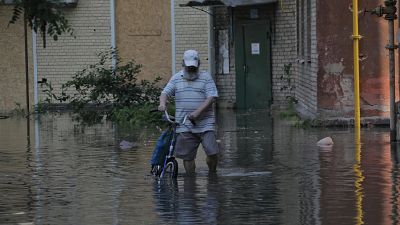 La destrucción de la presa de Nova Kajovka deja miles de evacuados: "Siempre esperamos lo peor"