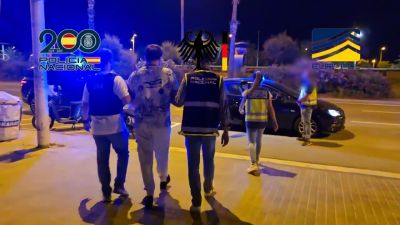 El detenido es trasladado por la Policía Nacional y la BKA alemana