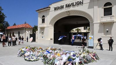 El detenido por el atentado de Sídney que dejó 16 muertos enfrenta 59 cargos, entre ellos 15 por asesinato