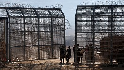 Detienen a dos soldados israelíes acusados de crímenes de guerra en el festival Tomorrowland de Bélgica Detienen a dos soldados israelíes acusados de crímenes de guerra en el festival Tomorrowland de Bélgica