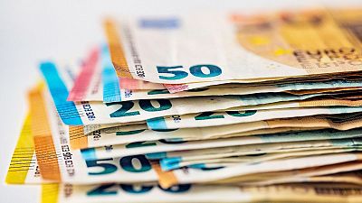 La deuda pública cierra 2024 en el 101,8% del PIB, tras caer más de tres puntos, y mejora el objetivo del Gobierno