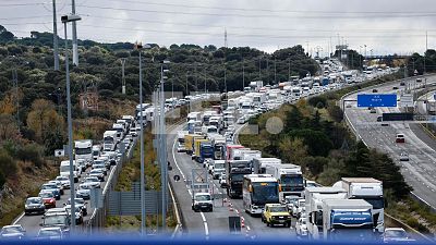 Atasco en la A-6 a la altura de la localidad madrileña de Collado Villalba