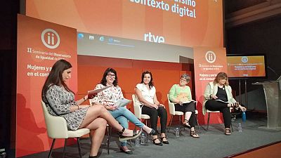 Diagnóstico sobre la mujer en el periodismo: precariedad, acoso en redes, y falta de voces en opinión