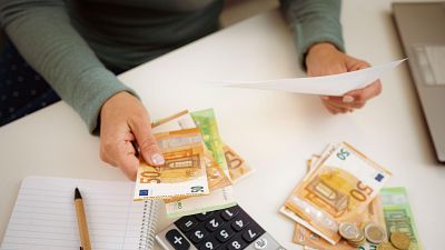 Yolanda Díaz denuncia los salarios "moderados" de España: "1.599 euros al mes no permiten vivir con dignidad"